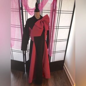 Elegant Long  Sleeve Fuchsia and Black Maxi Dress with Exaggerated Large Bow